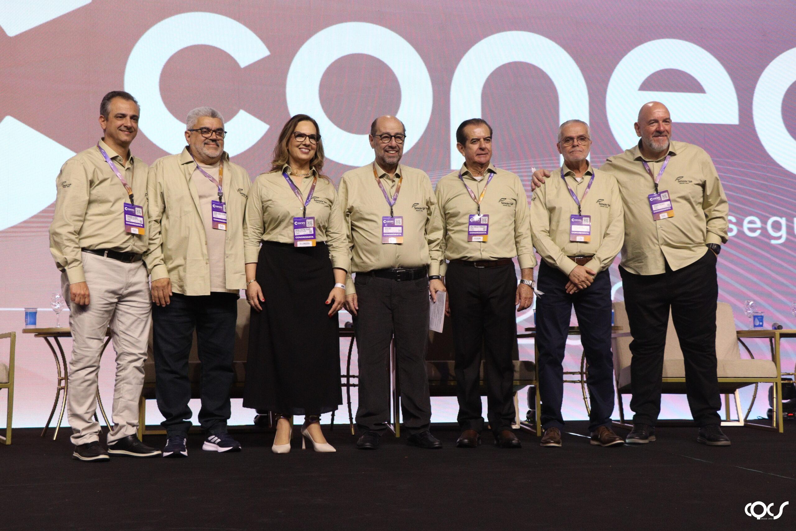 Conec 2025 começa em clima de celebração e debate sobre futuro do corretor