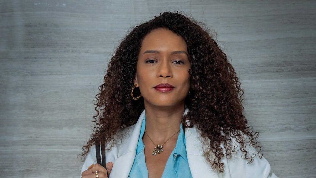 qual seguro salva a Raquel, empreendedora 40+, dos perrengues da vida?